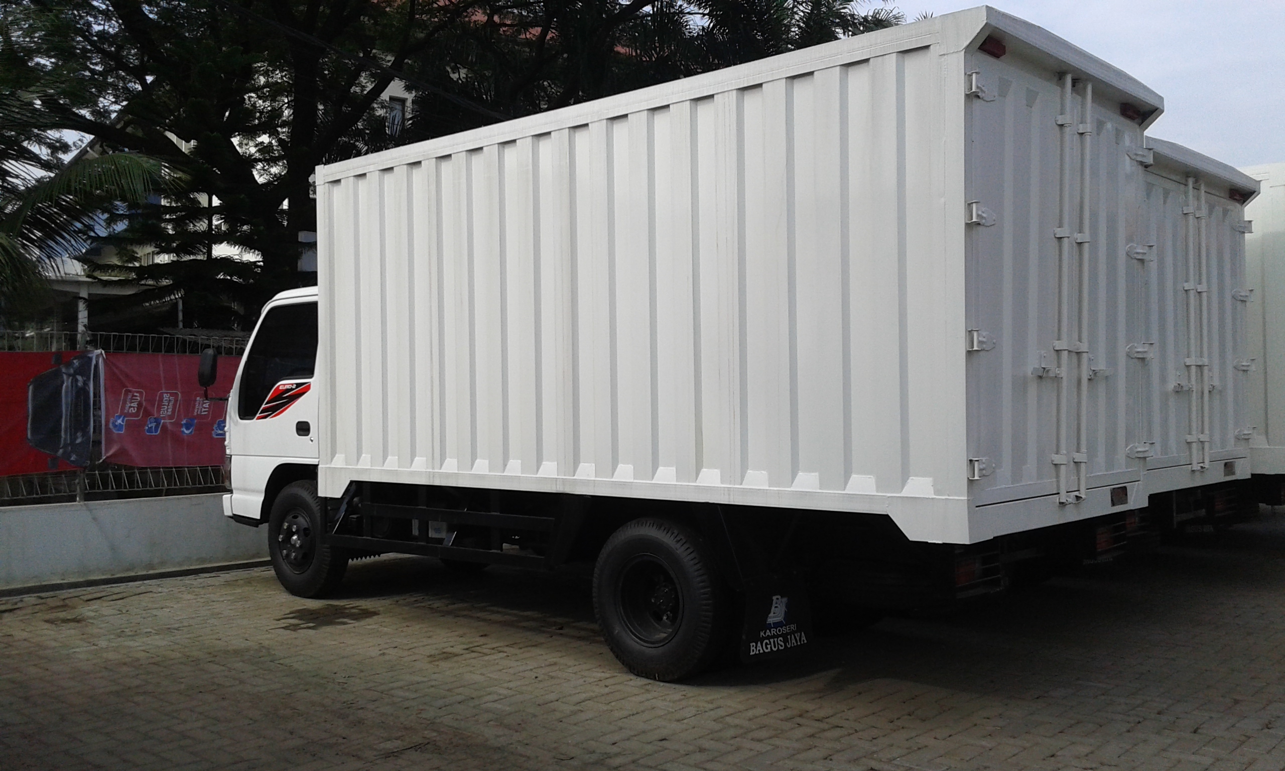 Box Besi